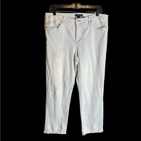 Bandolino Denim - 5 for $25🔥Size 10 Bandolino Light Blue Karyn Boyfriend Jeans